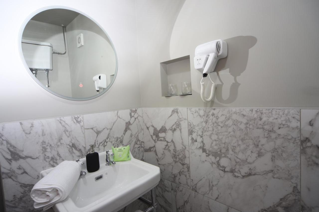 The Solo No 1 Bank Chambers Hotel *