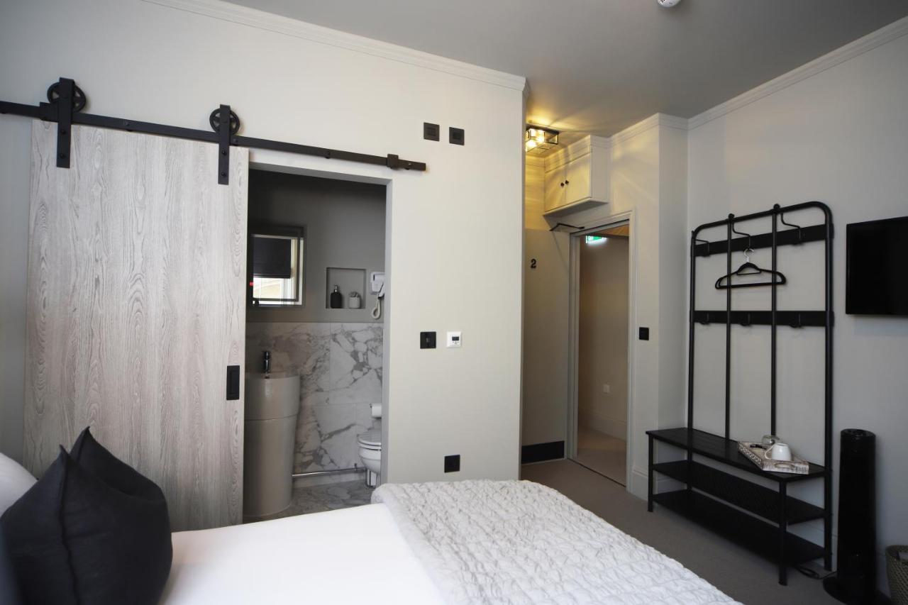 Hotel The Solo No 1 Bank Chambers *